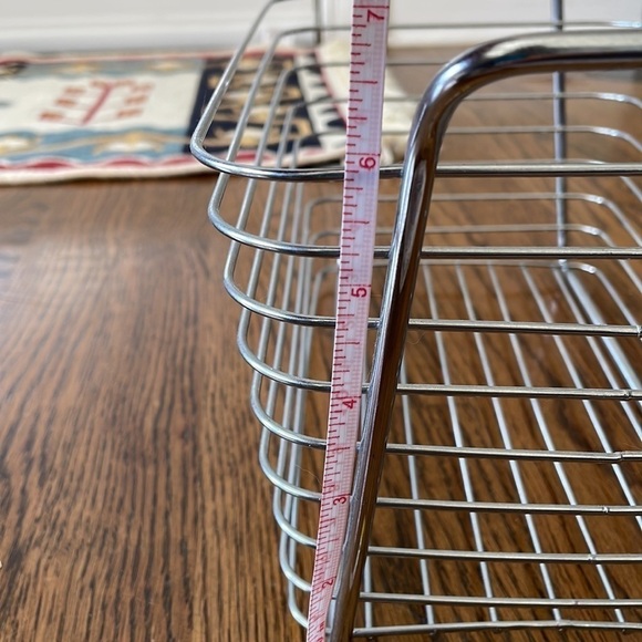 Metal organizing basket with handles - Picture 4 of 4